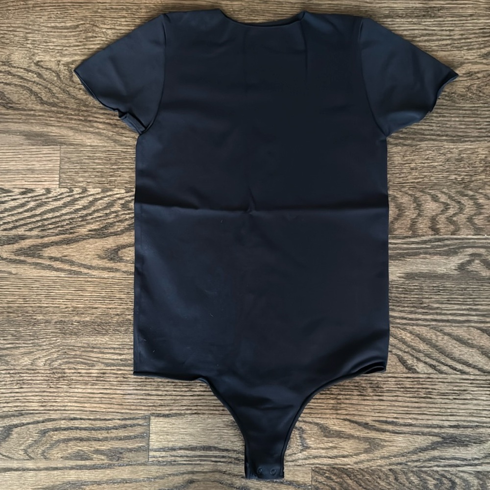 NWOT SKIMS T-Shirt Bodysuit